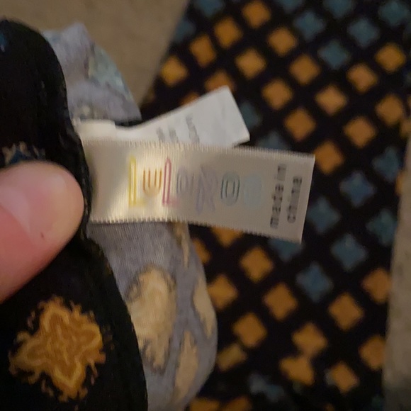 Ladies Tall/Curvy LulaRoe Leggings - Picture 2 of 3